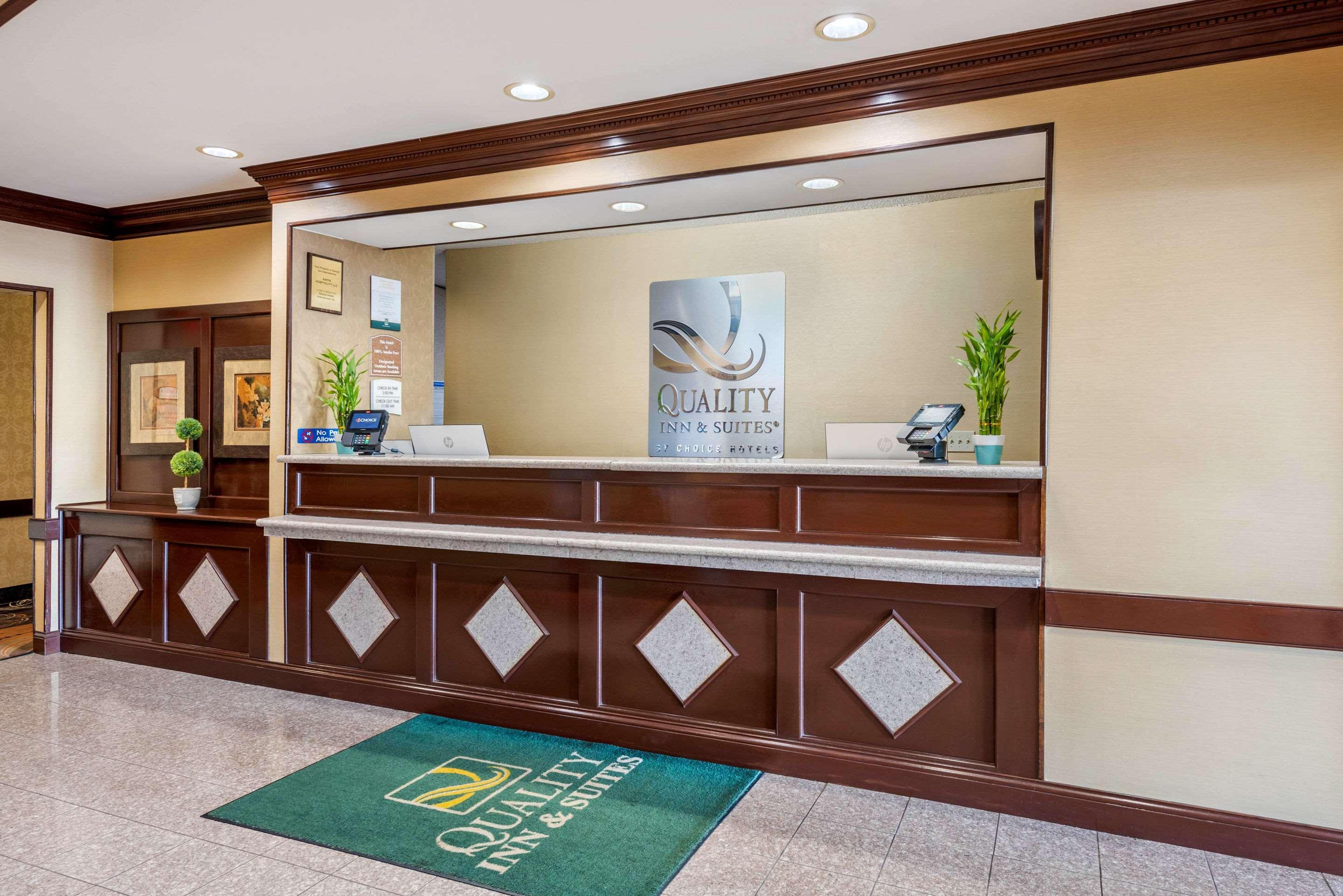Comfort Inn & Suites Cincinnati Exterior foto